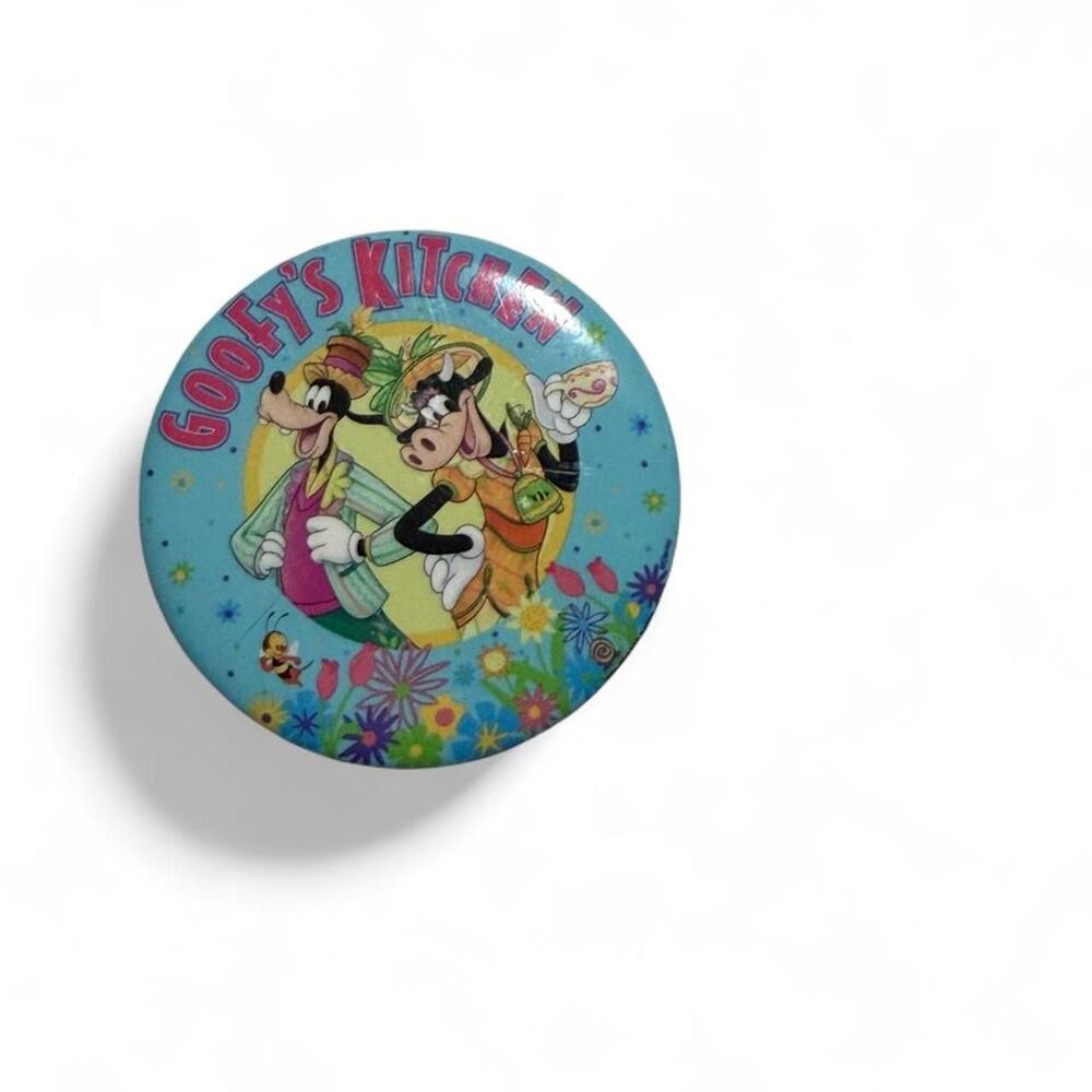 Goofy's Kitchen Disney button with Goofy and Clairabell